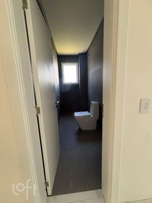 Image 13 - 926680
