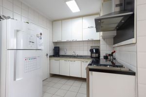 Image 21 - 926697