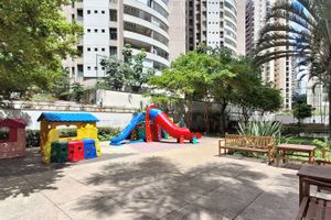 Image 28 - 926697