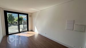 Image 19 - 926704