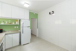 Image 19 - 926712