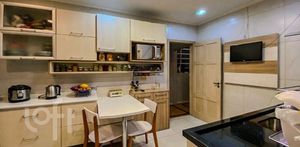 Image 14 - 926740
