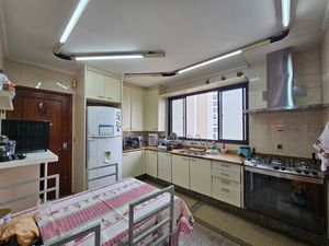 Image 7 - 926750