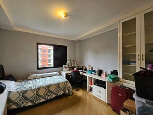 Image 13 - 926750