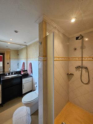 Image 14 - 926750