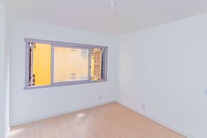 Image 7 - 926761