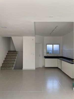 Image 1 - 926765