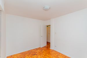 Image 17 - 926767
