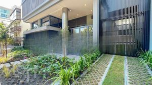 Image 10 - 926777