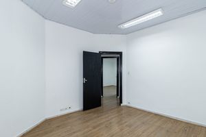 Image 21 - 926784