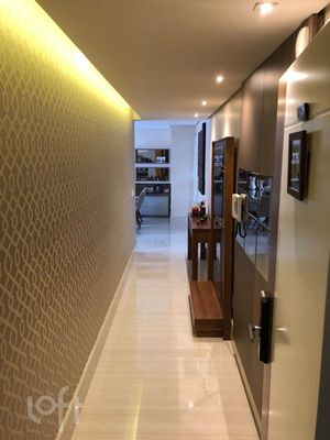 Image 13 - 926786