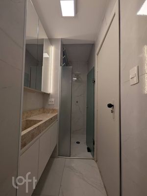 Image 29 - 926842