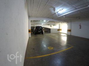 Image 17 - 926851