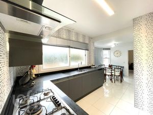 Image 12 - 926862