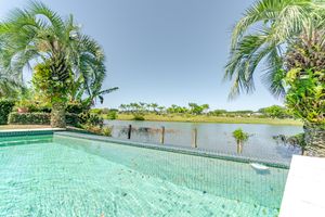 Image 4 - 926874