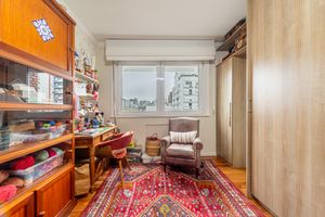 Image 19 - 926876