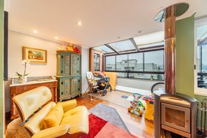 Image 16 - 926876