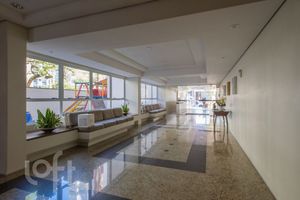 Image 21 - 926886