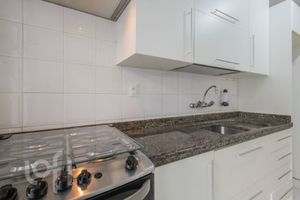 Image 12 - 926886