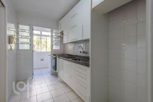 Image 11 - 926886