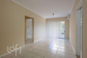 Image 1 - 926886
