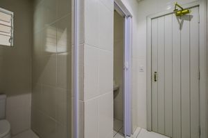 Image 19 - 926924