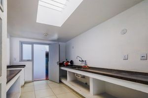Image 22 - 926924