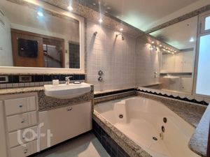 Image 19 - 926950