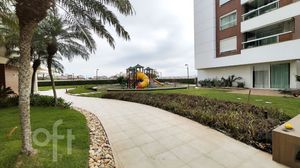 Image 24 - 926981