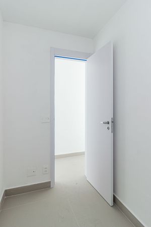 Image 30 - 926990