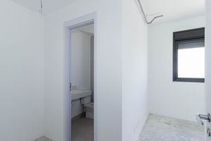 Image 33 - 926990