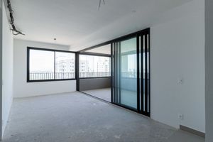 Image 4 - 926990