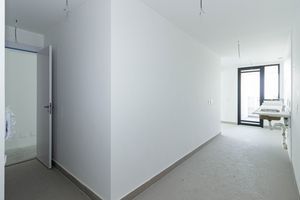 Image 9 - 926990