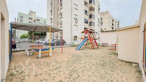 Image 16 - 927009