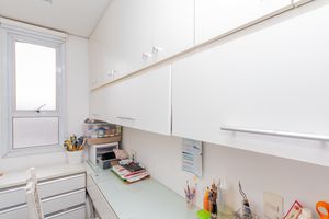 Image 31 - 927052