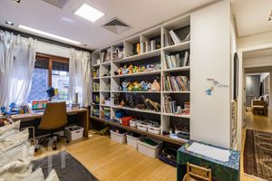 Image 37 - 927133