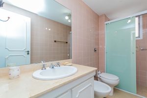 Image 19 - 927146