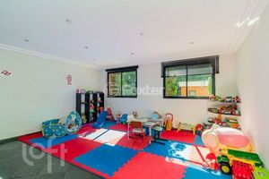 Image 35 - 927196