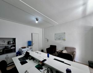 Image 3 - 927310