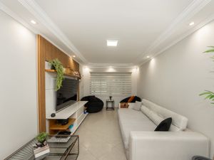 Image 3 - 927334