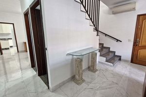 Image 33 - 927335