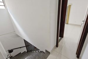 Image 11 - 927335
