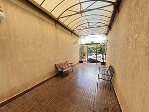Image 4 - 927339
