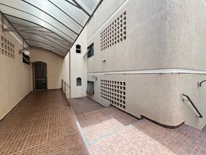 Image 5 - 927339