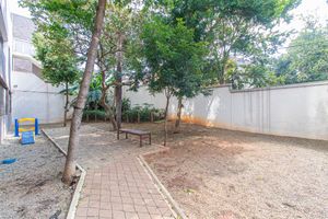 Image 34 - 927340
