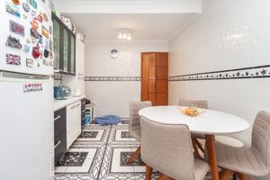 Image 13 - 927341