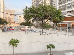 Image 28 - 927341