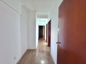 Image 11 - 927342