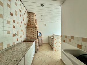 Image 27 - 927344