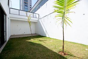 Image 12 - 927345